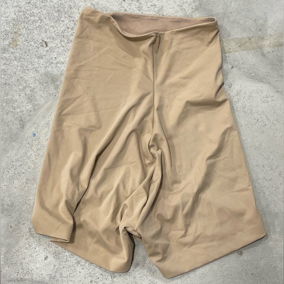 Assets by Spanx Nude Shapewear 2X Tummy Control - Picture 3 of 3